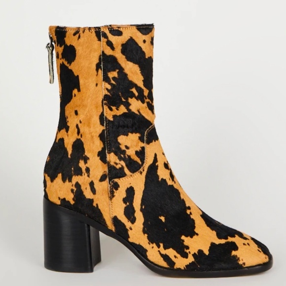 NWOT Intentionally Blank, PG Bootie: Moo Latte - Picture 3 of 5